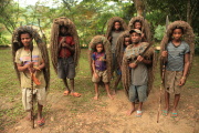 Pygmejové Mbuti na lovu